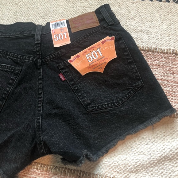 NWT Levi’s 501 Black Button Fly Cut Off Shorts - Picture 4 of 5